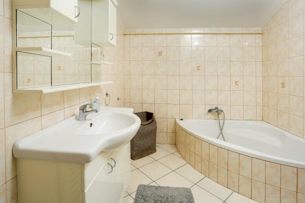 Apartment - sink and bathtub