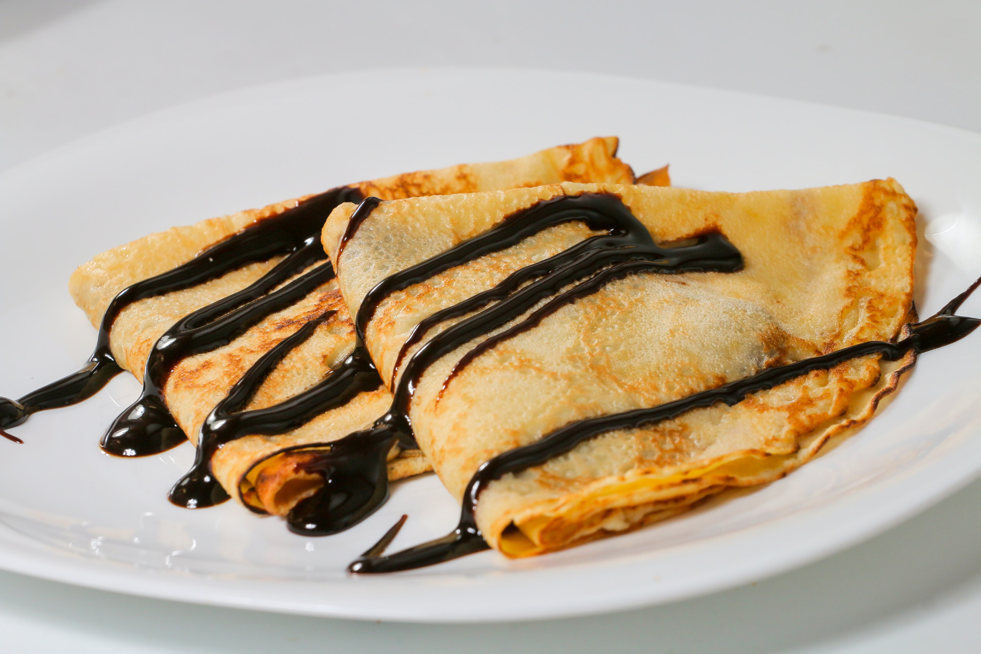 Palačinka sa nutelom i višnjom