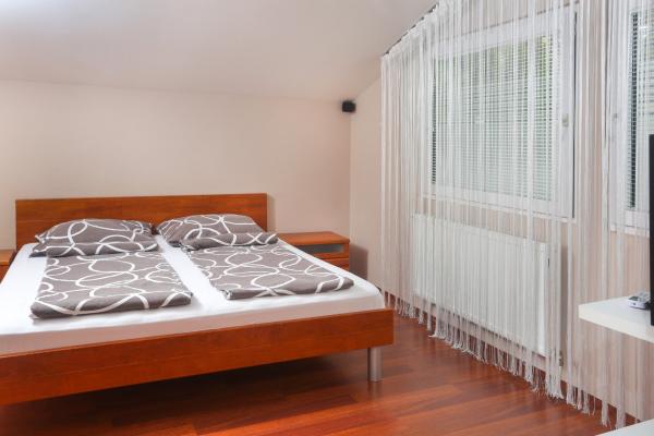 Apartman - francuski ležaj